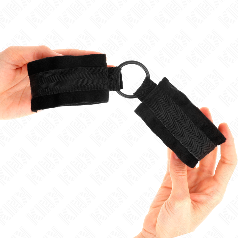 Kink – Beginner Pelz Handmanschetten 25 Cm mit O-Ring 4 Cm Schwarz...