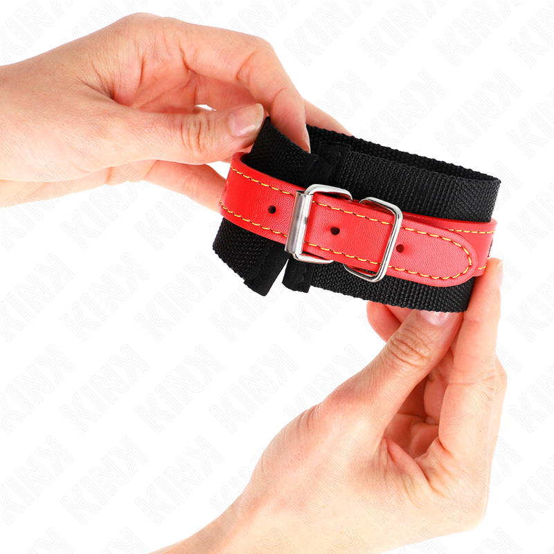 Kink – Nylon Handgelenkfesseln Schwarz mit Kunstleder Rot Verstellb...