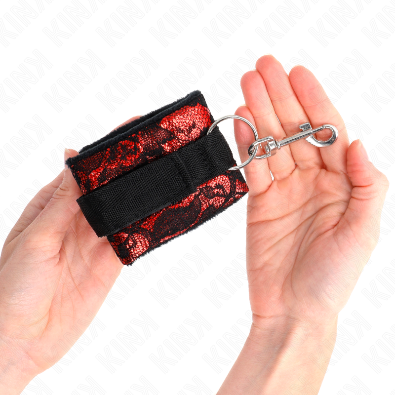 Kink – Scandal Handgelenksfesseln Rot-Schwarz