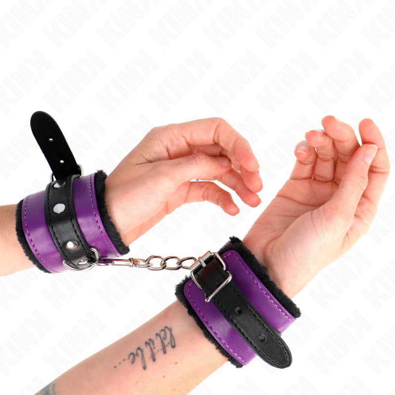Kink – Premium Pelzgefütterte Handgelenkfesseln Schwarz mit Lila /...