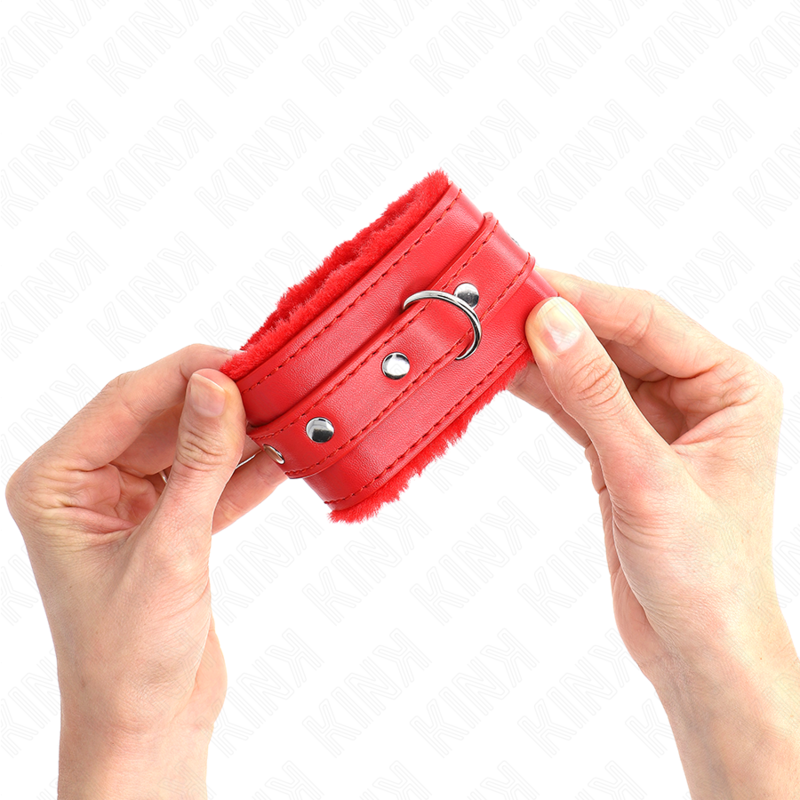 Kink – Premium Pelzgefütterte Handgelenkfesseln Rot mit Rotem Gürte...