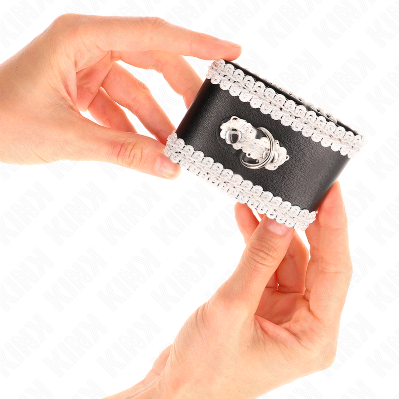 Kink Schwarze Handgelenkfesseln mit Weisser Dekorierter Spitze,