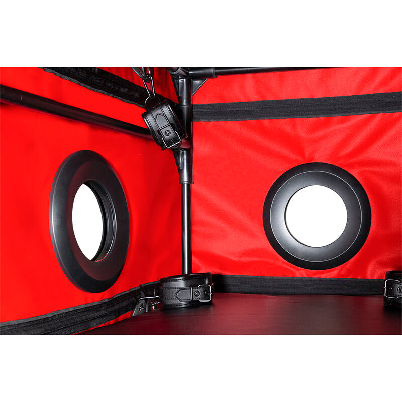 Secret Dome Kink Club La Niche – BDSM-Kabine schwarz/rot