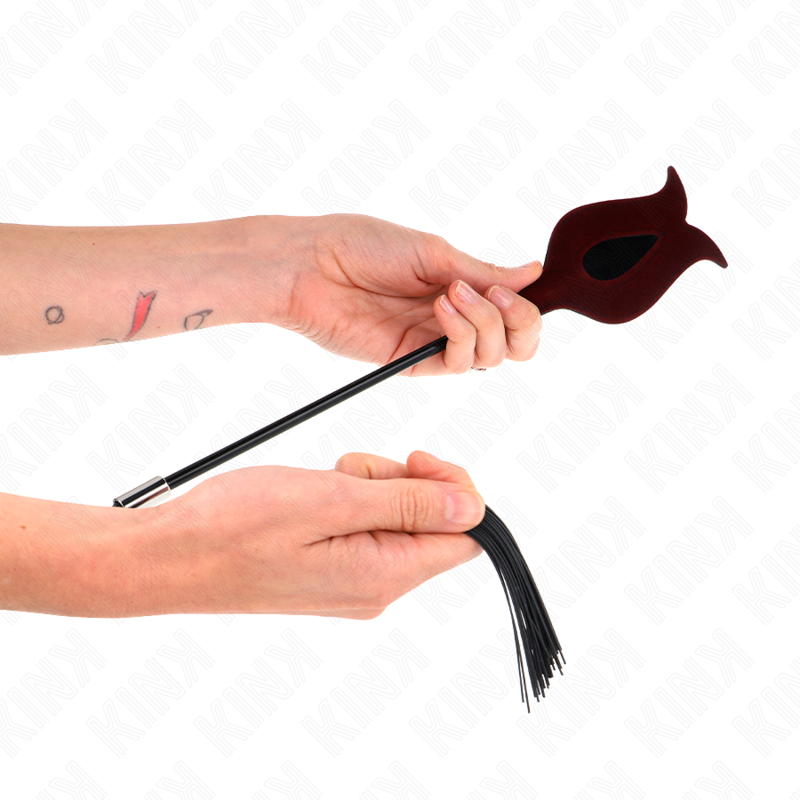 Kink – Rosenform Quastenpeitsche aus Silikon 45 Cm